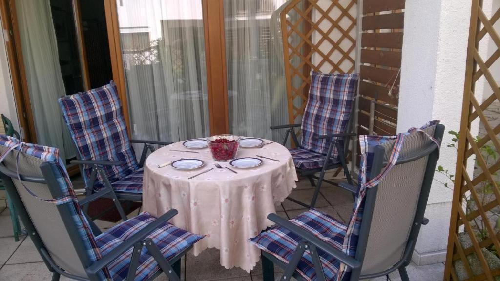 Swinoujscie Platan Patio 2- Berry Apartments 외부 사진